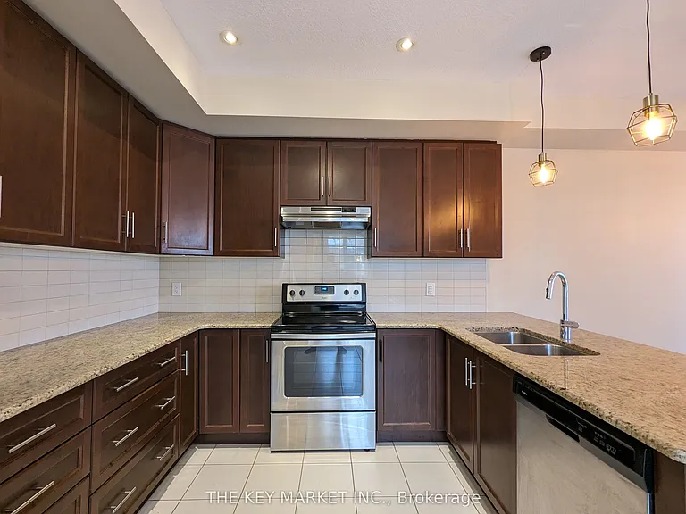 365 Belcourt Cmn — Photo 21