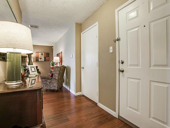 2nd image of 1444 Knottingham Dr