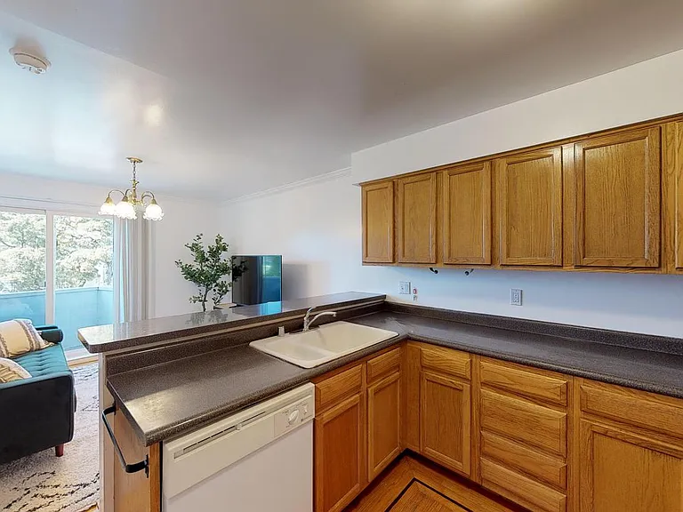 540 42nd Ave — Photo 3