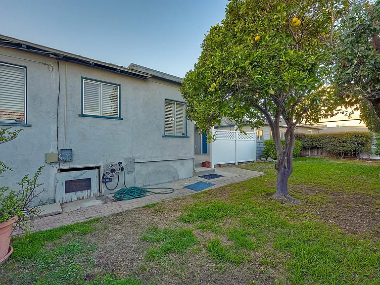 1505 Willow St — Photo 35