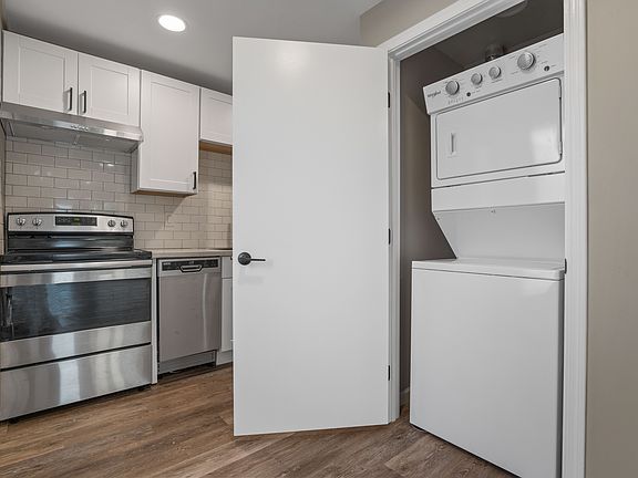 5th image of 1606 E Catalina Dr #G