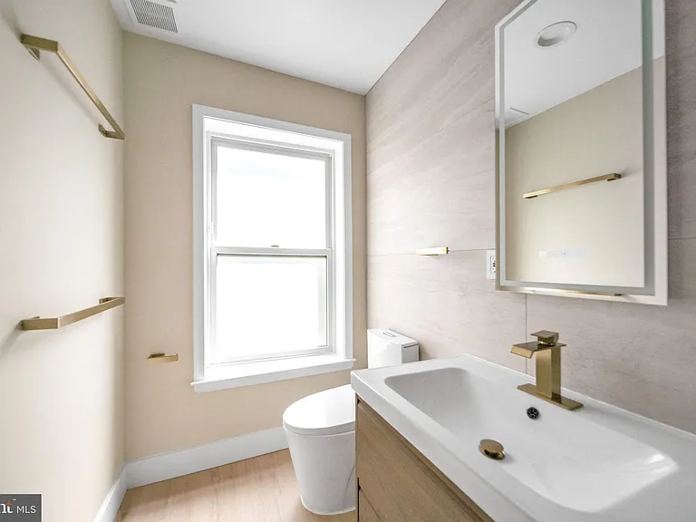 1845 Corcoran St NE — Photo 21