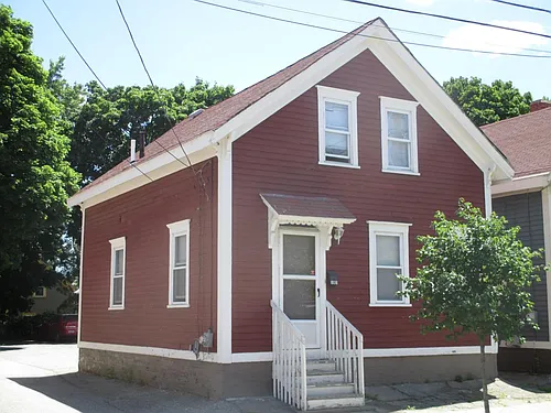 141 Bath St Photo 1