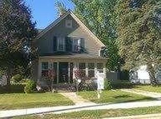 619 W South St, Oconomowoc, WI 53066