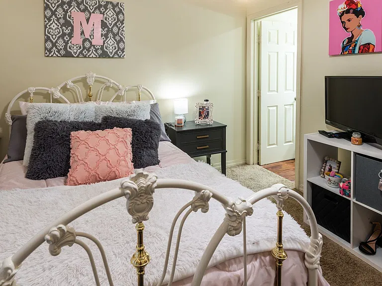 211 Chevy Chase Dr — Photo 21