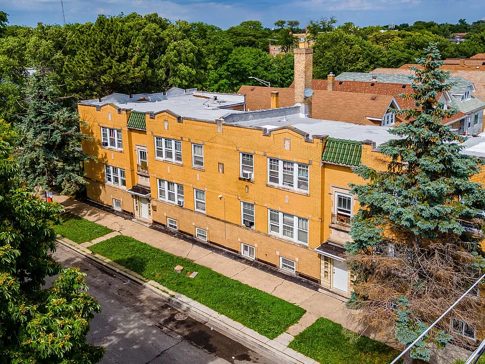 2551 N Lockwood Ave #B3