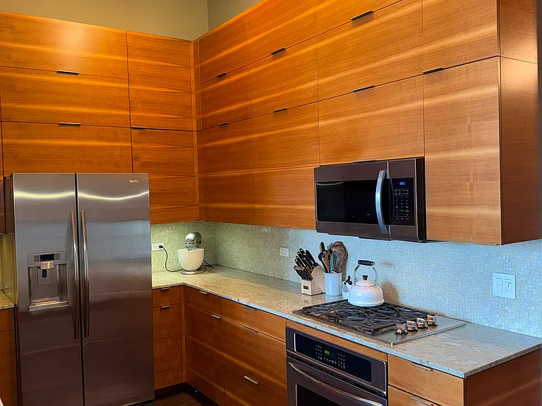 320 E 21st St #411 — Photo 1