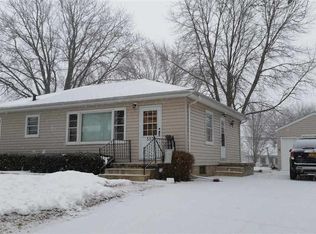 553 Beverly Hills St, Waterloo, IA 50701