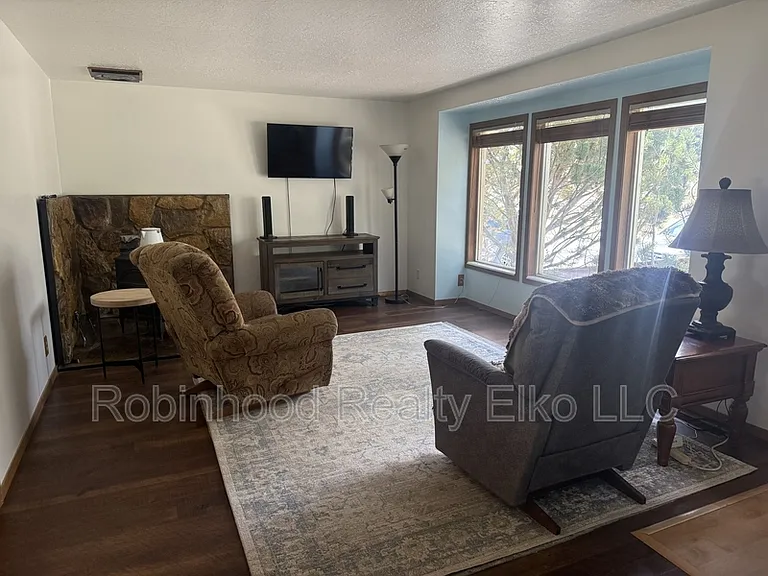 942 Bronco Dr — Photo 18