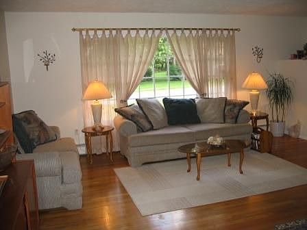 Bright and spacious Living Room