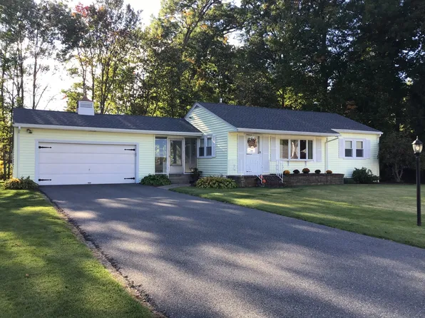 24 Lewis Rd, North Attleboro, MA 02760