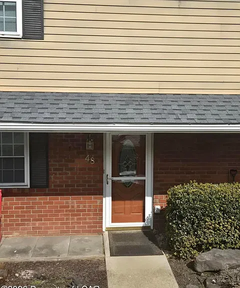 48 Saratoga Ct — Photo 2