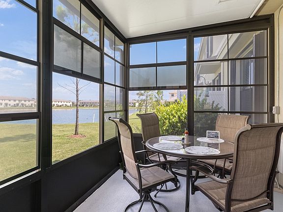 4th image of 10112 W Villa Cir #10139