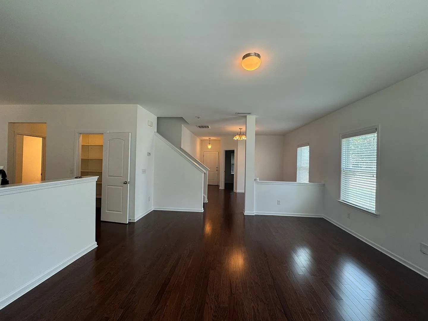 **Move-In Special of $500 off the first full months rent** — Photo 4