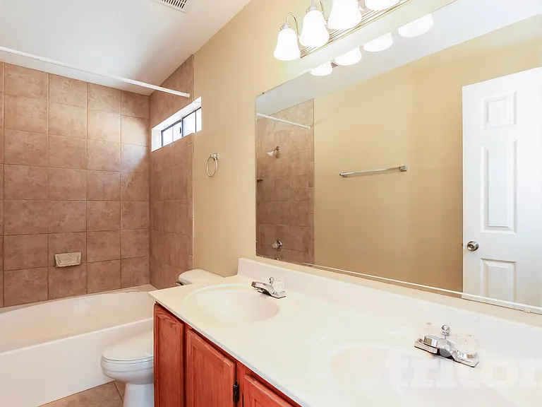 1464 E Rosemonte Dr — Photo 10