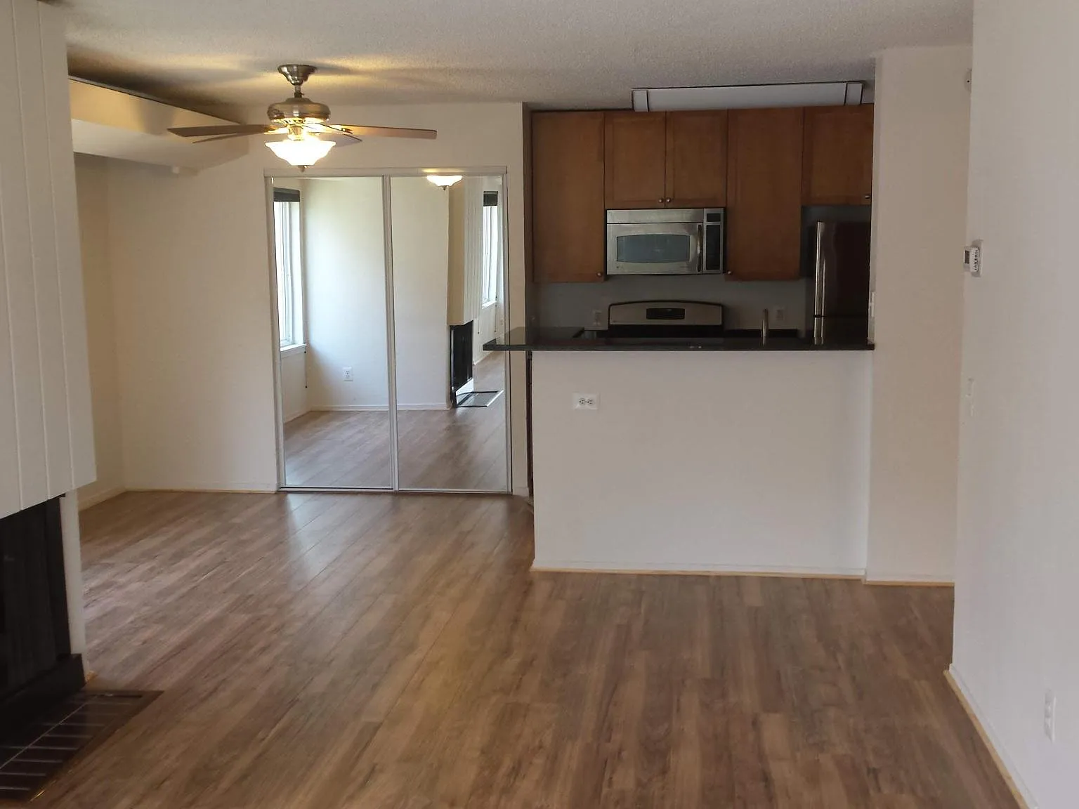 1 bed, 843 sqft, $2,290 — Photo 4