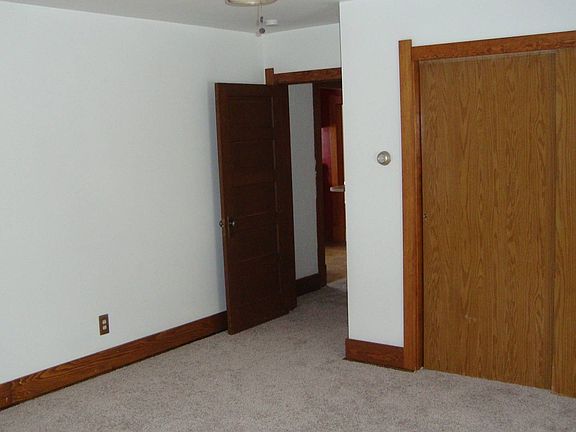 4th image of 412 Park Ave