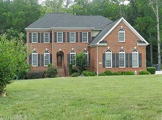 8608 Yvonne Ct, Oak Ridge, NC 27310