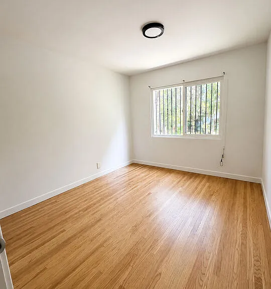 114 S Rampart Blvd — Photo 8