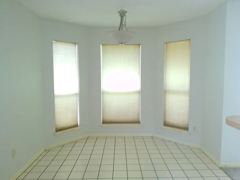 2614 Camargo Dr — Photo 6