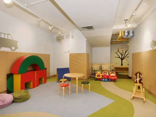 20 East 9th Street image 16 of 21