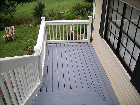 2nd image of 704 Oxford Hall Dr