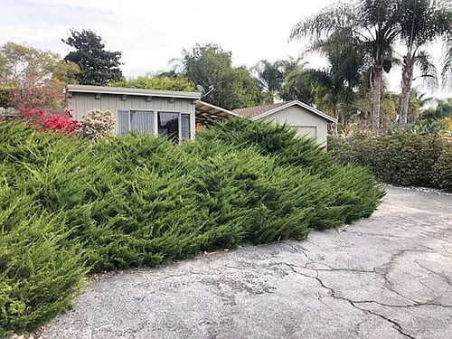 915 Brittany Rd Photo 1