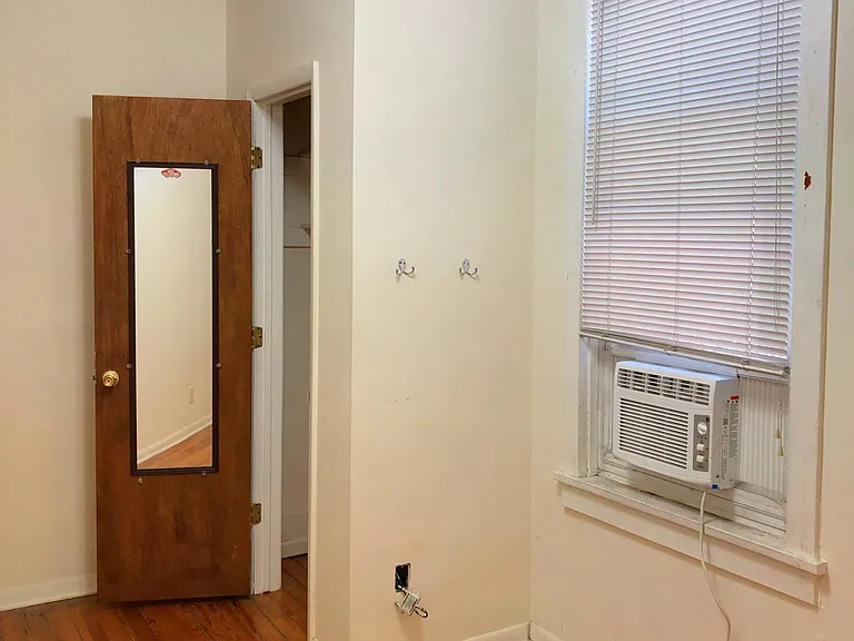 1037 N Wood St #3F — Photo 6