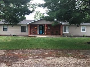 204 Elm St, Loami, IL 62661