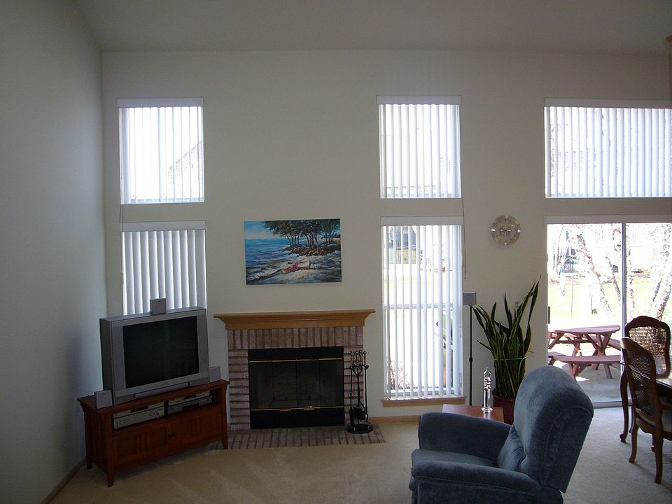 2nd image of 1253 Hathaway Cir