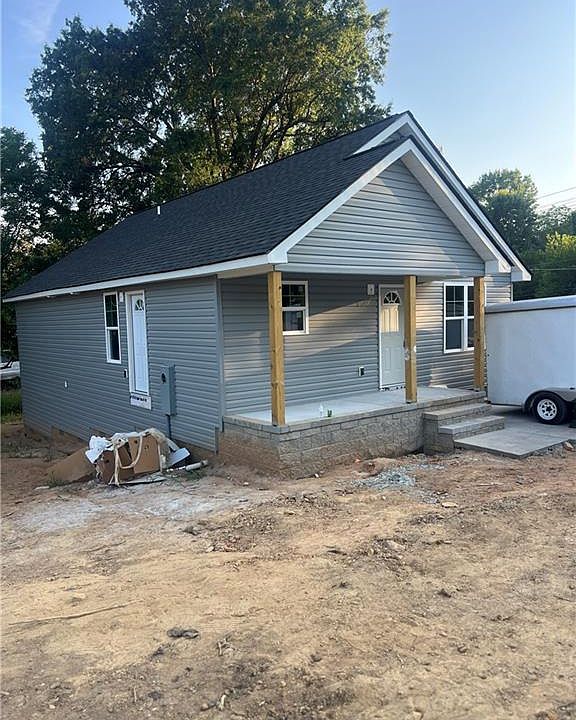 1st image of 921 Redding Dr