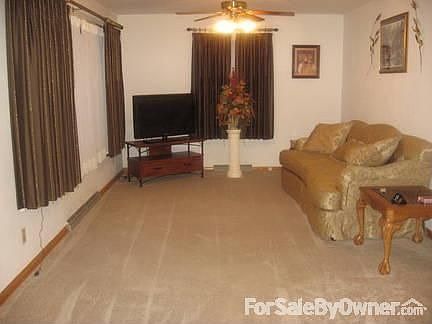 2nd image of 1233 Woodland Cres