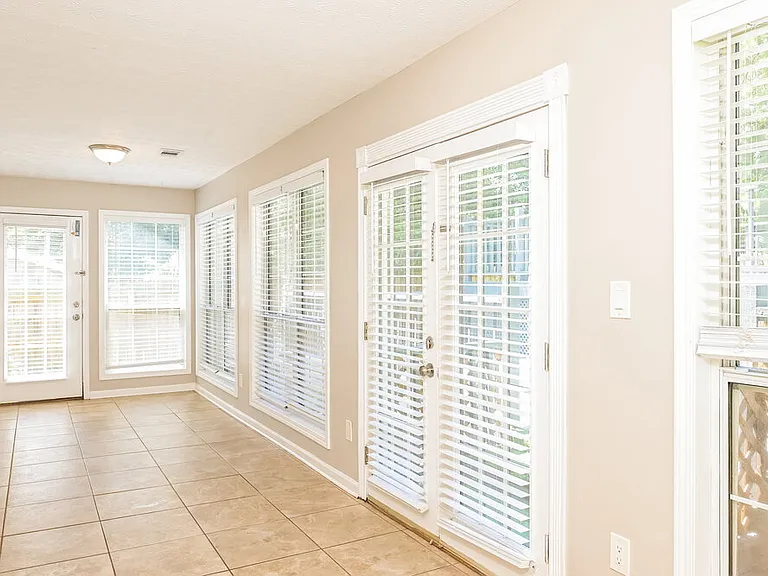 2981 Landmark Dr SE — Photo 8