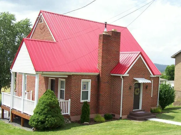 518 Winchester Ave, Moorefield, WV 26836