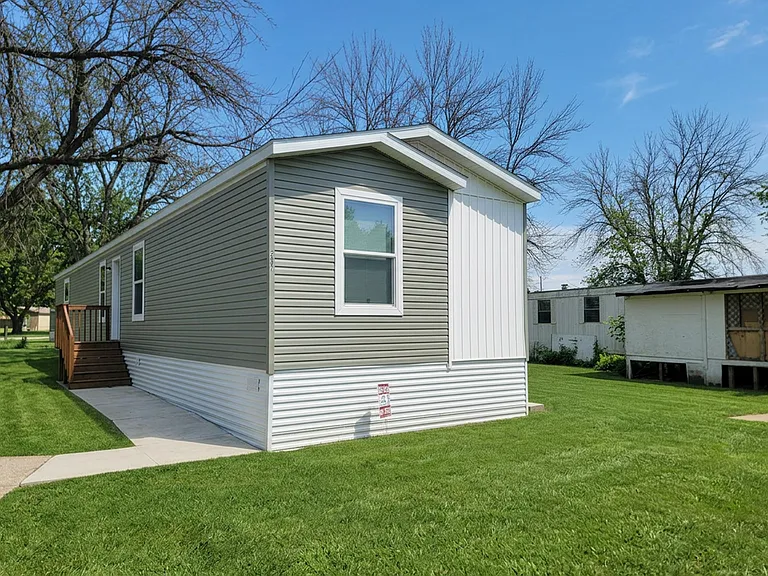 Stoney Creek Manufactured Home Community — Photo 17