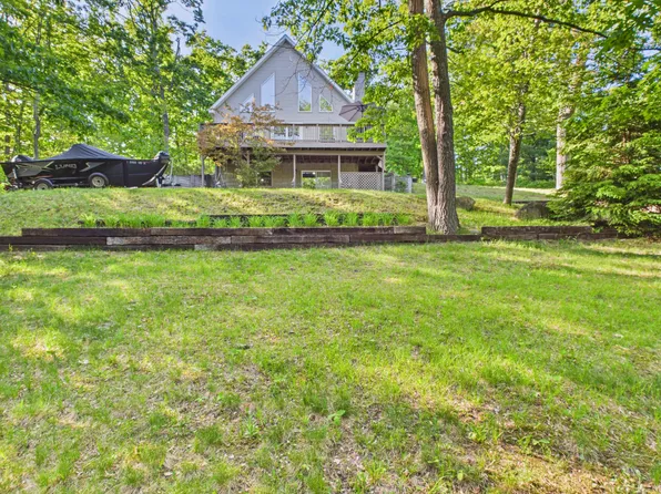 11094 Fascination Dr, Frederic, MI 49733