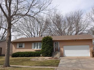 609 S Stephen Ave, Sioux Falls, SD 57103