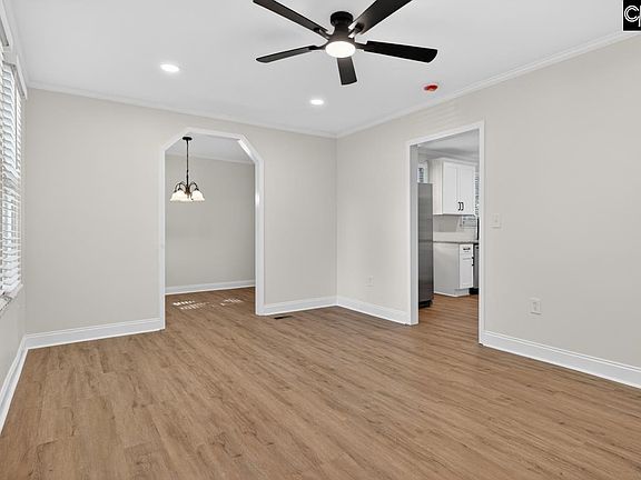 5th image of 410 Tyler St