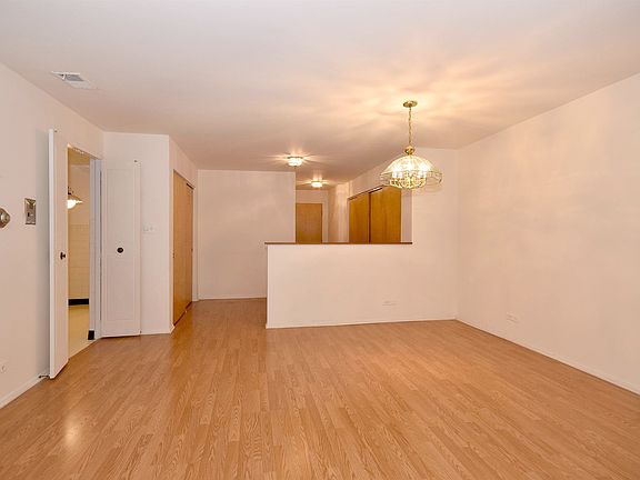 5th image of 235 Marengo Ave APT 2E