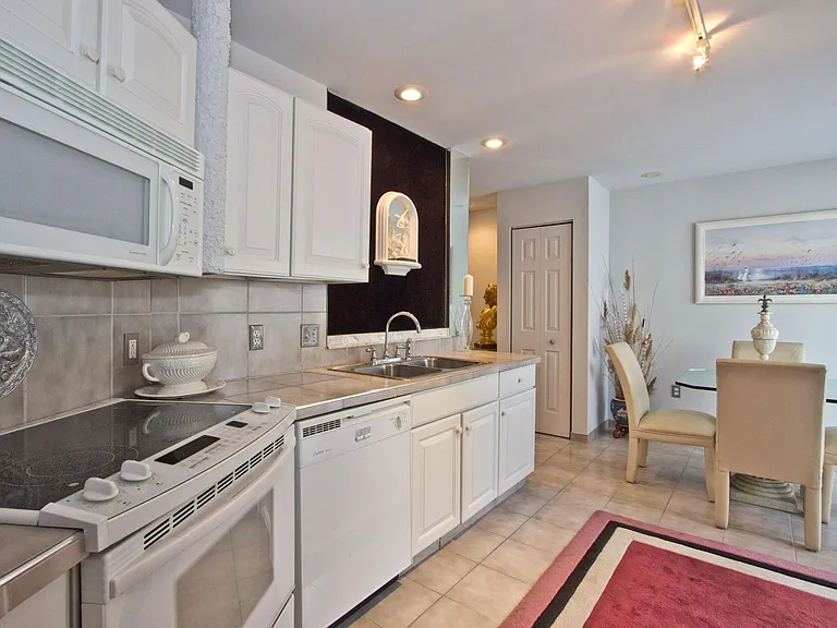 Eat in Kitchen
