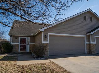 806 Morning Dove Ct, Lawrence, KS 66049