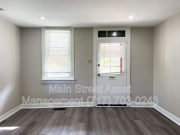 4th image of 129 N Prince St