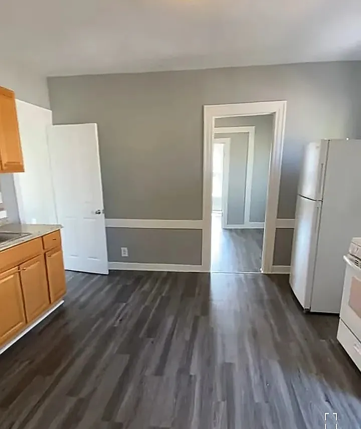 3 bed, 1100 sqft, $1,595 — Photo 2