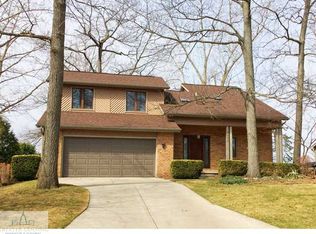 5833 Bois Ile Dr, Haslett, MI 48840