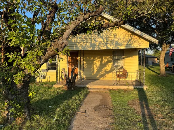 208 S Church St, Elm Mott, TX 76640