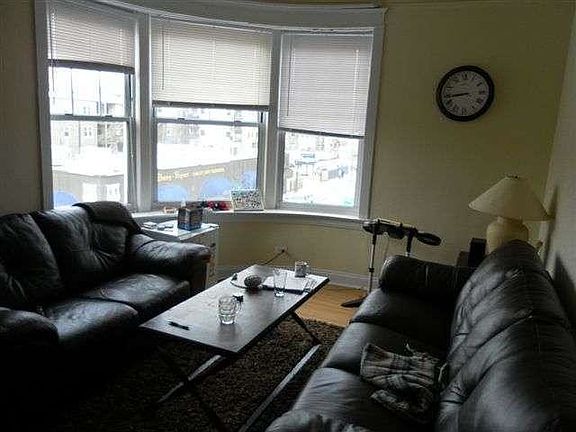 3rd image of 2951 N Broadway St