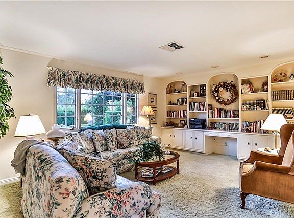 4th image of 35531 Crestview Dr