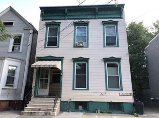 425 1st St, Albany, NY 12206