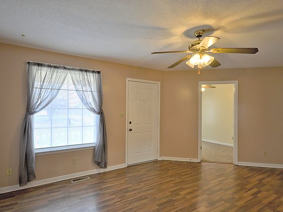 5th image of 222 Marshall Dr