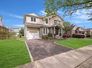 24 William St, New Hyde Park, NY 11040